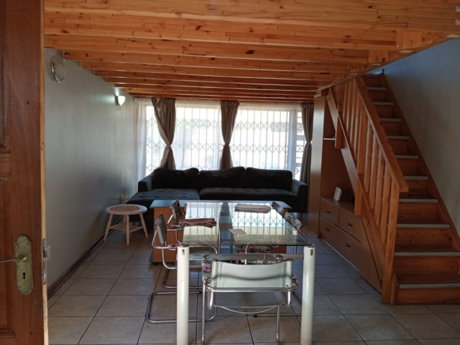2 Bedroom Property for Sale in Langenhovenpark Free State
